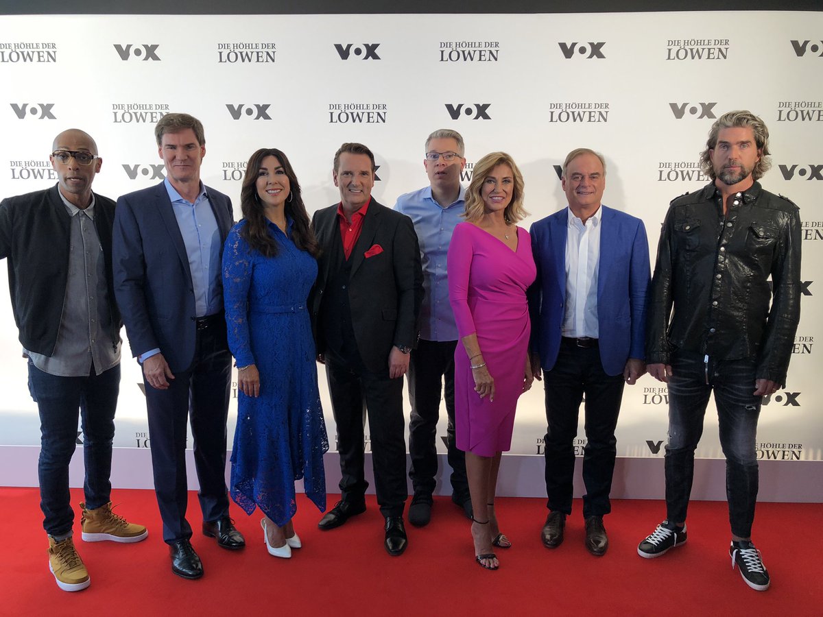 DWoehrl's tweet photo. Verdammt, es geht schon wieder los 🎶... Juchhu, nur noch 12 mal schlafen und dann heißt es wieder jeden Dienstag, 20.15 Uhr, @VOXde einschalten und @voxdhdl schauen! @NilsGlagau @RalfDuemmel @maschmeyer @JudithWilliams @georg_kofler @frank_thelen #dhdl #vox https://t.co/hRcTwYyd8t