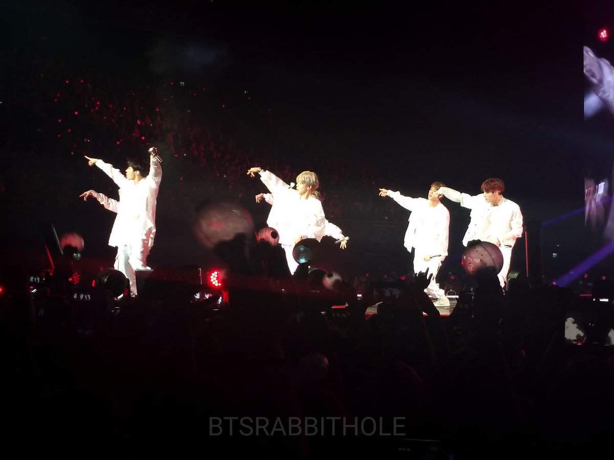 btsrabbithole's tweet photo. btsrabbithole x @BTS_twt — a thread ✨ https://t.co/kNiUDiUeTa