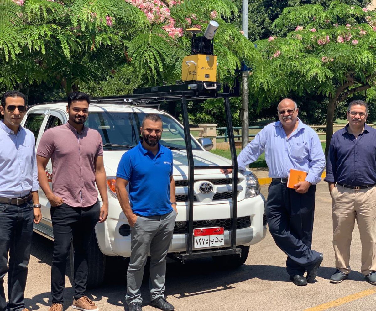 geosistemassrl's tweet photo. Porque el montaje de un sistema de mapeo móvil en la parte trasera es demasiado corriente en Egipto 😊!
Créditos:Talai Hanna
#Topcon #IPS3 #Egyptdiaries #orbitgt #mobilemapping #egypt https://t.co/yxC9LIzSks