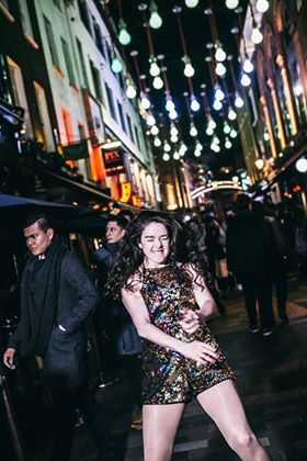 EVERYBODY must go see <a href="/Elle_D_Reams/">Elle 🍉</a> #HoneyBeeThePlay <a href="/Gildedballoon/">Gilded Balloon</a>. Elle's superb talent shines through in this sensational 1women show- her energy vibrates a room, her words cut through the air, her talent is a joy to behold.Moving, life affirming, relatable and poignant!GO!