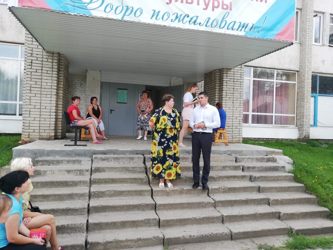 В п.Красный Яр продолжает работать передвижной стоматологический комплекс ТОСП. Более 40 жителей получили сегодня стомат. помощь. Спасибо жителям за высокую оценку работы наших специалистов!!! 27 августа стомат. помощь будет оказываться детям. #здоровоебудущее #ТОСП #команда71