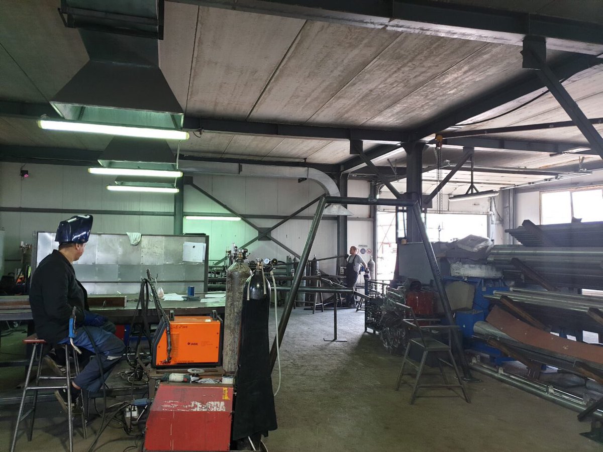 ООО «ЕВРО МАФ» производит спортивное оборудование и игровые комплексы.В планах этого года расширить произв-ные площади, закончить стр-во нового цеха под высокотех. оборудование. Увеличить в разы линейку прод-ции и объемы произ-ва. Создано 68 рабочих мест.