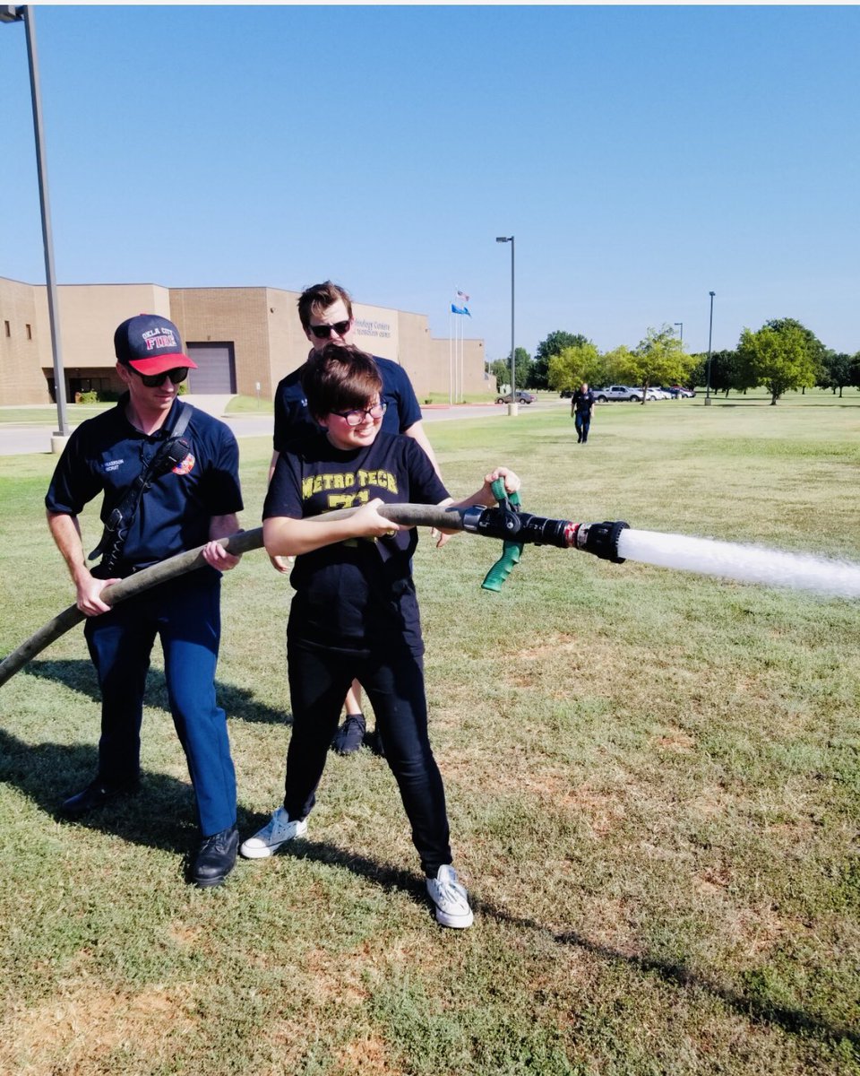 MetroTechOKC's tweet photo. Shout out to @OKCFD 23 for showing up yesterday to fix a flag pole at #SouthBryantCampus, and giving Metro Tech’s #FirefighterServices students some time on the hose!
This #Industry and #Community partnership prepares high school and adult students for the Fire Academy! �� https://t.co/nD8Fkg8QFP