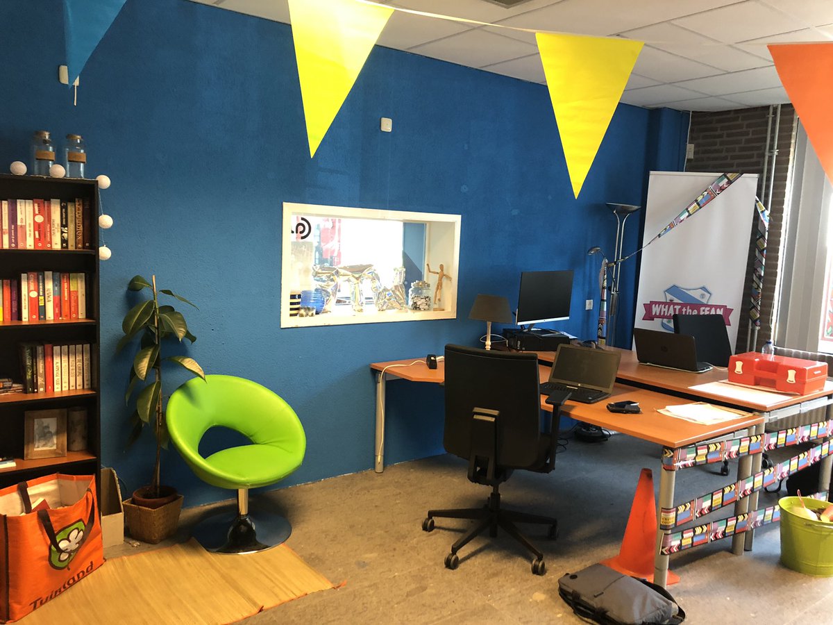 Benieuwd hoe onze redactieruimte eigenlijk is geworden? Hier een kleine sfeerimpressie 😃 Iedere donderdagmiddag tussen 14.30 en 17.30 uur ben je welkom om binnen te lopen! #wtf #jongerensite #heerenveen