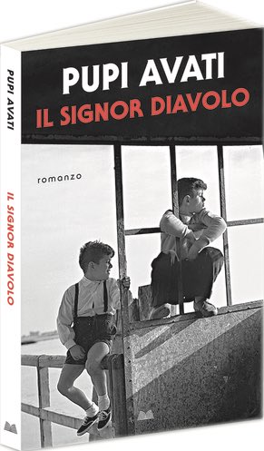 GialloFever2's tweet photo. ASSOLUTAMENTE... DA NON PERDERE 
ESCE OGGI IN TUTTE LE SALE ITALIANE 🇮🇹 
L’ATTESISSIMO “IL SIGNOR DIAVOLO”

E pensare che PUPI AVATI  prima di girare 
Il Signor Diavolo - ho ricevuto sei "NO” 
 #pupiavati #giannigavina #linocapolicchio #chiaracaselli #giallofever #ilsignordiavolo https://t.co/Fj77LzjxPV
