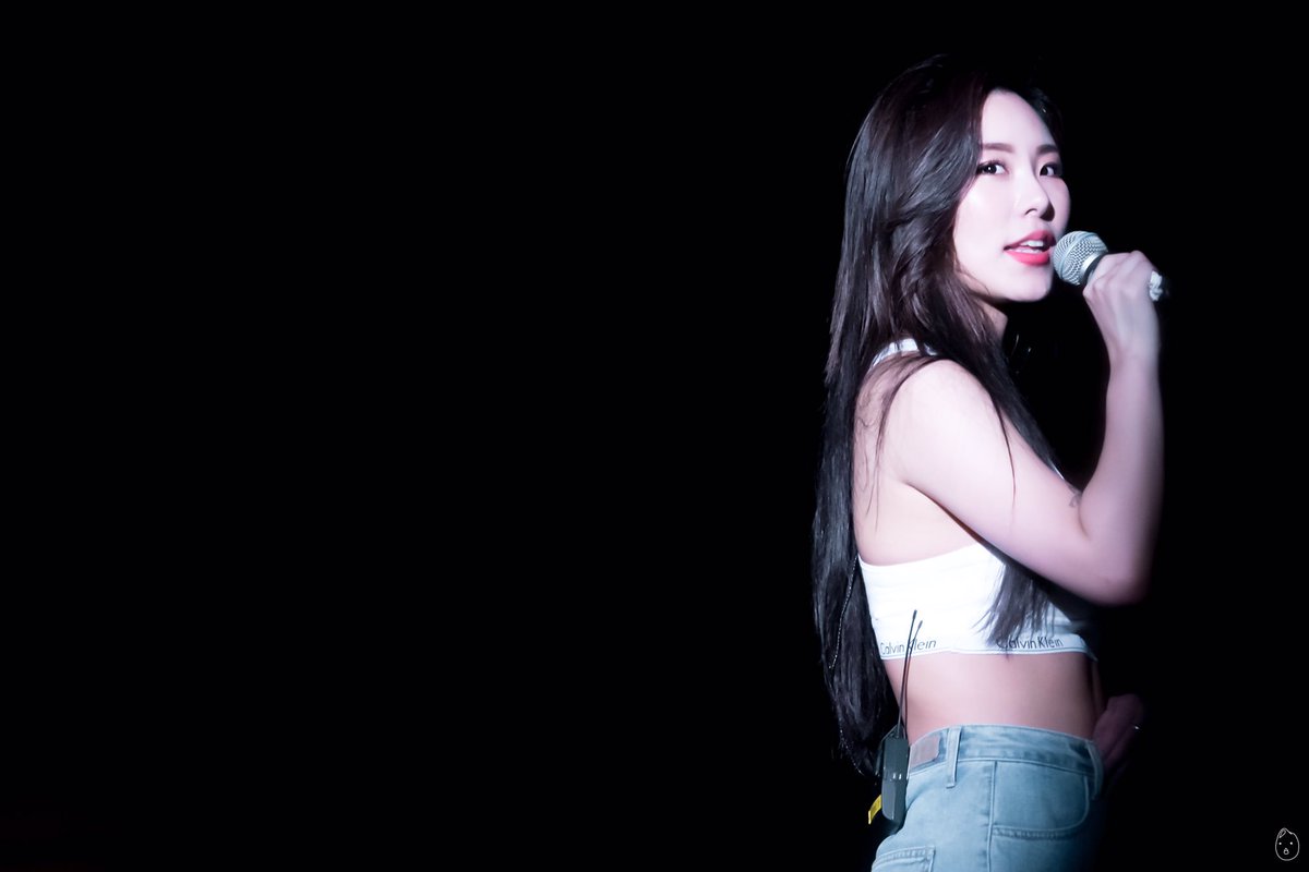 190727 ~ 190728 F/W 대구 앵콜 콘서트

잘 자요.

힘든 일들 내게 주고 잘 자요.
모든 근심 내려 놓고 잘 자요.
아픈 걱정 그만 두고 잘 자요.
묻은 고됨 씻겨 내고 잘 자요.

받은 사랑 움켜 쥐고 잘 자요.

- 너에게 바라는 밤
 
#마마무 #휘인 #MAMAMOO #WHEEIN