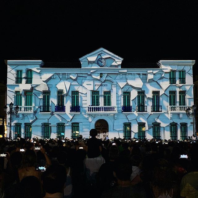 Palnoise's tweet photo. @palnoise_ Tech support 2x 20K in dual stack for architectural mapping at Tomelloso City Hall. (Castilla la Mancha), event of inauguration of the new Plaza. 
direction by @videomappingpro 
contents by @videomappingpro &amp; @vjeletroiman 
Thanks to @chemasiscar 
#mapping #videom… https://t.co/cZaPimSEFN