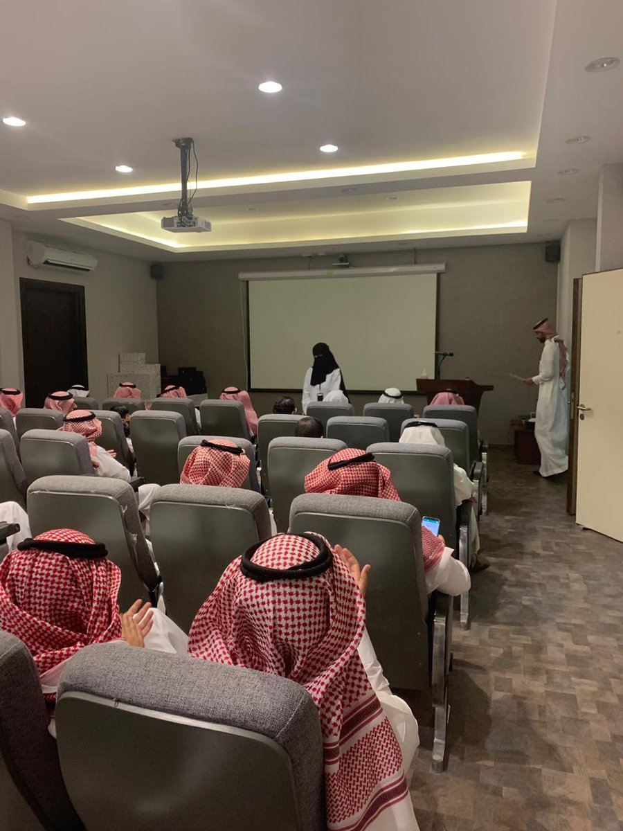 aseeramch's tweet photo. قامت ادارة مستشفى أبها للولادة والأطفال بتكريم المشاركين الذي كان لهم أثربالغ في تجهيز وإنجاح افتتاح مركز  الطب الاتصالي بالتعاون مع مستشفى الملك فيصل التخصصي  والذي كان برعاية صاحب السمو الملكي الامير تركي بن طلال بن عبدالعزيز أمير منطقة رعاة الله.. https://t.co/JWGtoNGH05