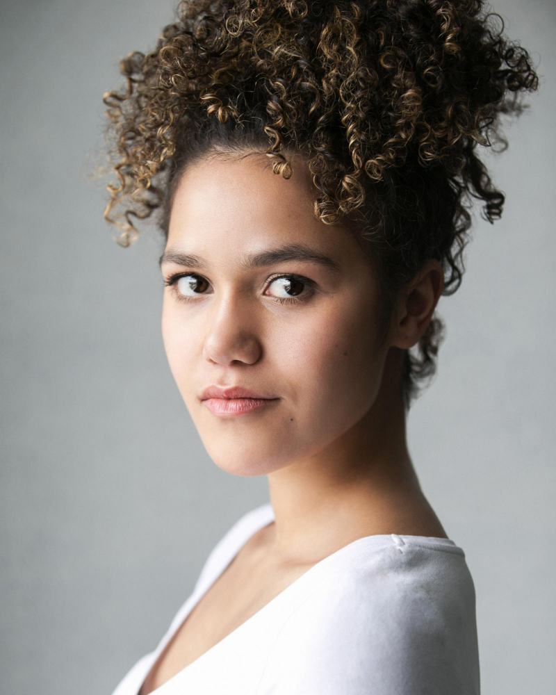 Journeys end in lovers meeting... We're delighted to announce that theatre mainstay, Emma McDonald, will also be joining the cast of #hereweareshort as Mona! More photos, interviews and behind the scenes info to come!
<a href="/emmakatmcdonald/">Emma McDonald</a> <a href="/vlavla/">Vol</a> #welshshortfilm