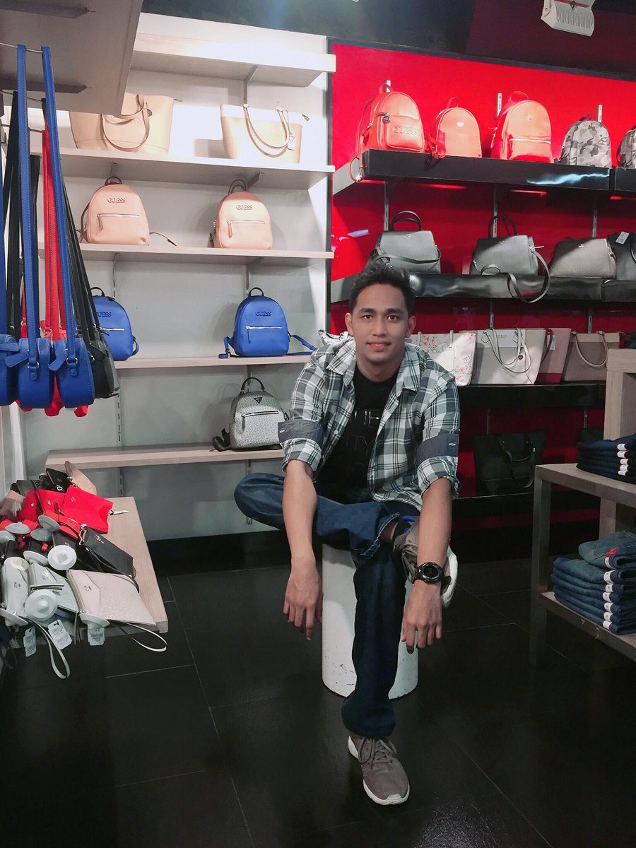 teodybear06's tweet photo. Subok lang #TeamGuess https://t.co/jjia4A8Ewe