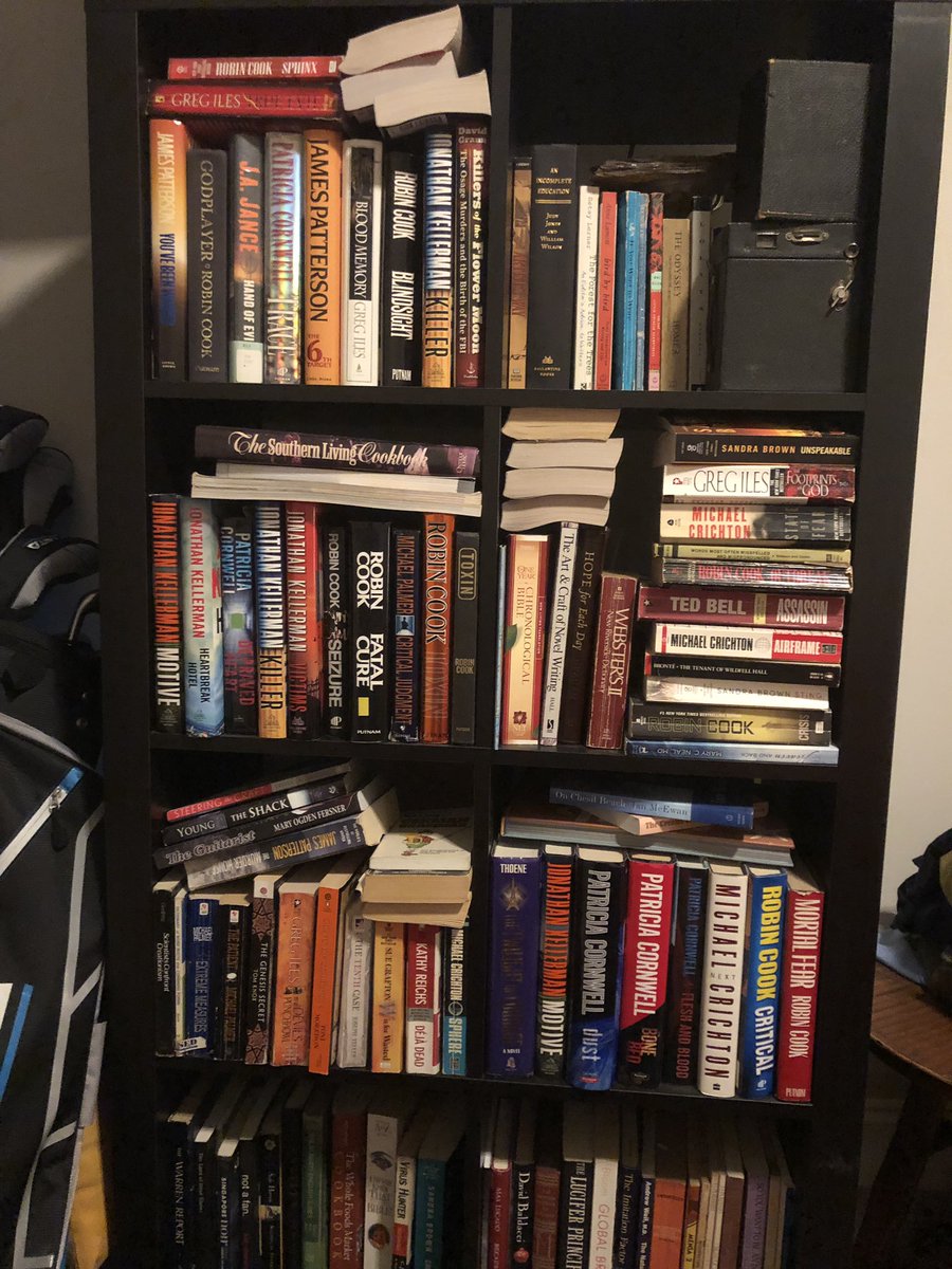 Magsfstop's tweet photo. Dear Gwyneth Paltrow: 
That’s not how this works; that’s not any of this works. #books #bookcurator #WritingCommunity #readingisfundamental #curateyourown https://t.co/3BI9gCKsVo