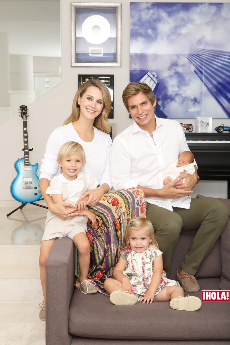 carlosbaute's tweet photo. Gracias a todos por sus mensajes y tantas muestras de cariño! Estamos felices viviendo el momento y disfrutando a Álisse ♥️ Una vez mas gracias a @hola por inmortalizar momentos tan importantes ♥️ @cristinareyesro @NanosModa #astridklisans #MarkussBK #LieneBK #ÁlisseBK https://t.co/8B9BM6LwXH