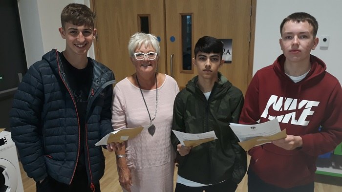 RCTCouncil's tweet photo. Dylan Jones, Samuel Davies and Ben Williams, all aged 16, collected their GCSE results at Porth Community School this morning. They were congratulated by Councillor Joy Rosser, Cabinet Member for Education and Inclusion Services #GCSEResults2019 https://t.co/FqhLl7t3Zv