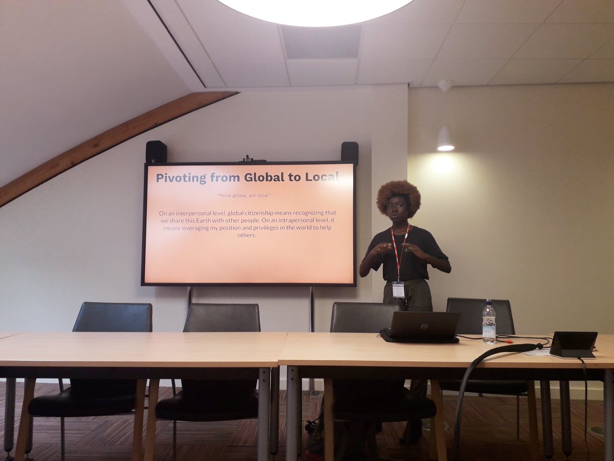 MatarikiNetwork's tweet photo. @dartmouth student Laura Logan presenting her experiences in @durham_uni under the @MatarikiGCP exchange scheme earlier today. Thank you for all of your hard work, Laura! @DartmouthDickey #globalcitizenship #matariki https://t.co/D9ryArJLmA