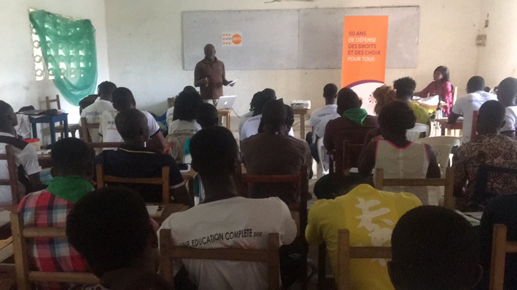 19serge91's tweet photo. Formation des encadreurs sur le dividende démographique, animé par Dr YAO de UNFPA sont présents à cette session 34 participants #UNFPA #ap2saj #AIBEF #CS4PF #INTRAHEALTH #UNESCO #JASRPDCI #MAJ https://t.co/6AN7xAMN3T
