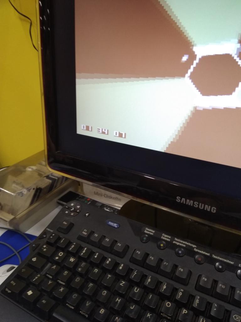 SigmaZeven's tweet photo. #Gamescom2019
#GermanRemixGroup
#MicroHexagonContest
At Time Stefan with 1:34,07 is Highscore Leader @KheledZharam https://t.co/b8aRciz1R3