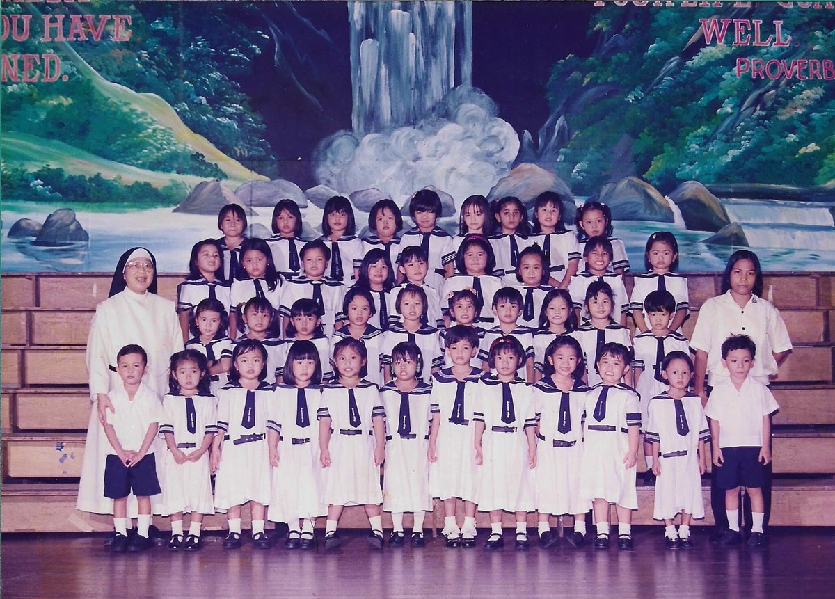 dcsj_ssc's tweet photo. โWe keep this love in a photograph
We made these memories for ourselvesโ - Photograph // Ed Sheeran
Check out this class picture from 1980โs ๐ and remember to enjoy your moments with your classmates, it may remind you good memories someday โค๏ธ
#ThrowbackThursday
#InDCANweCAN https://t.co/H642dvajHh