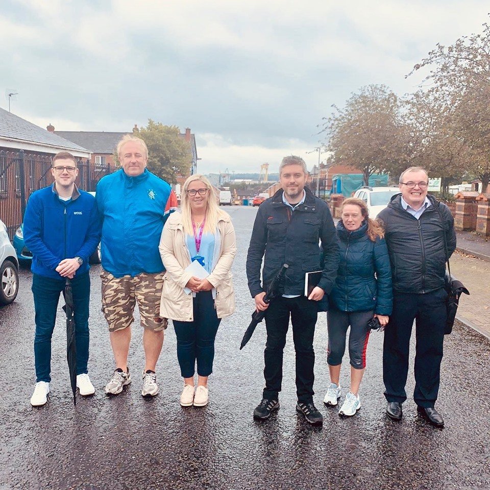 SuppCommunities's tweet photo. Our CDO Lisa was out and about in Tigers Bay & Mount Collyer for an #estateinspection this morning. Thanks to the community reps, Belfast City Council and the Housing Executive for coming! #partnershipworking #rainyday https://t.co/RaV2yTqQxP