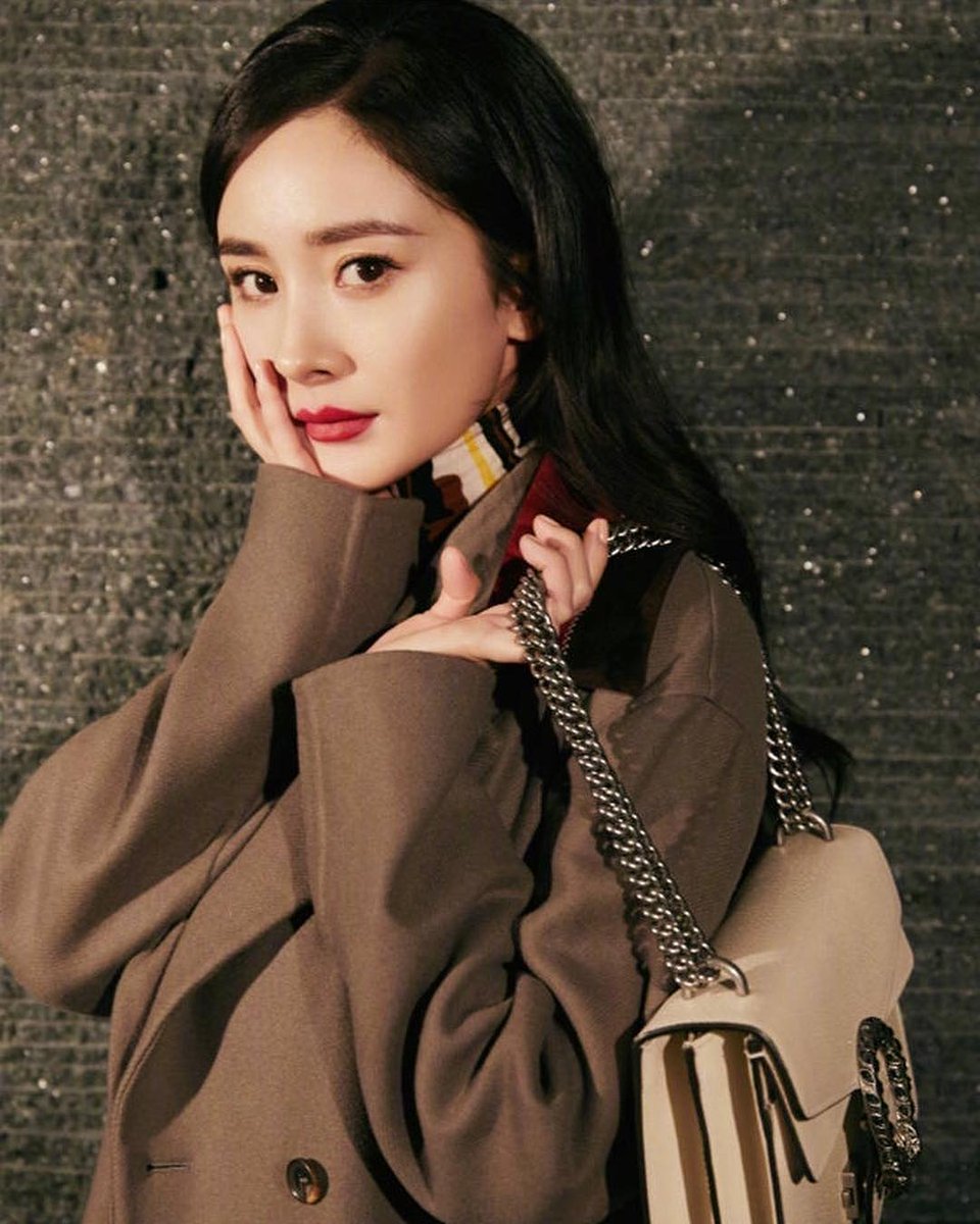 YangMiTF's tweet photo. Congrats on being single again #yangmi✨Like &amp; comment to show your support💖 恭喜大幂幂喜提单身🦋活的努力独立自主通透幂幂一直是新时代女性的榜样 也希望大家今后多多支持大美幂的作品❤️ #mimi #杨幂 #楊冪 #单身快乐 https://t.co/H3EGqvP7nv