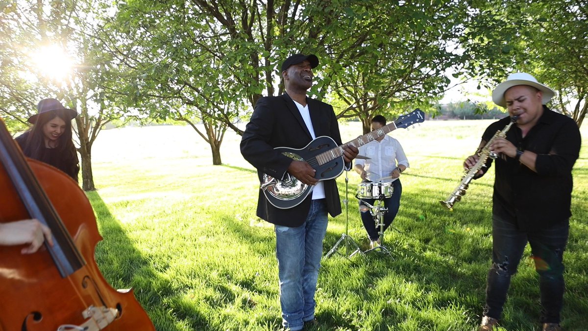 TheMLChronicles's tweet photo. Some more photos from our Out of My Mind music video. Incredibly enjoyable to be making music that positively impacts lives. #positivity #music #playingmusic #band #bands https://t.co/c01IoeACpe
