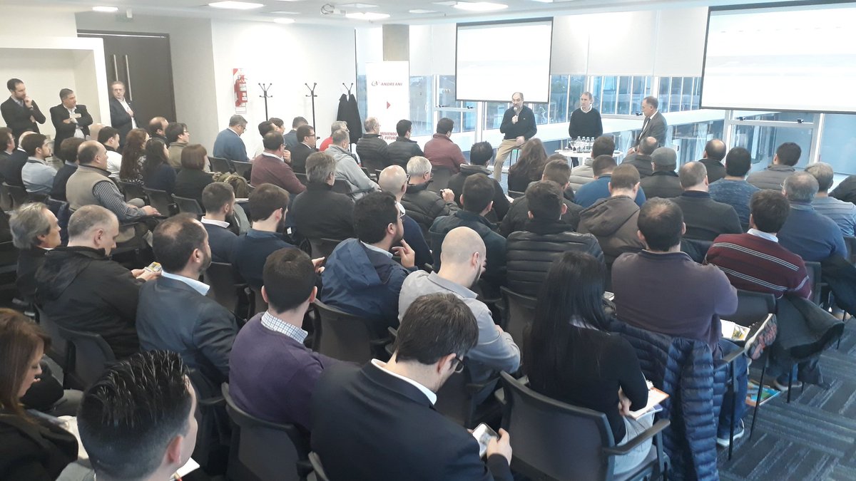 AleIglesiasCoti's tweet photo. @ARLOG_Asoc Ahora, desayuno de Actualización. "DEPÓSITOS – TODO LO QUE TE INTERESA SABER" apertura del evento con auditorio completo!!! En Norlog, CIT Central Inteligente de Transferencia de @AndreaniOk https://t.co/L8FLx7SOOa