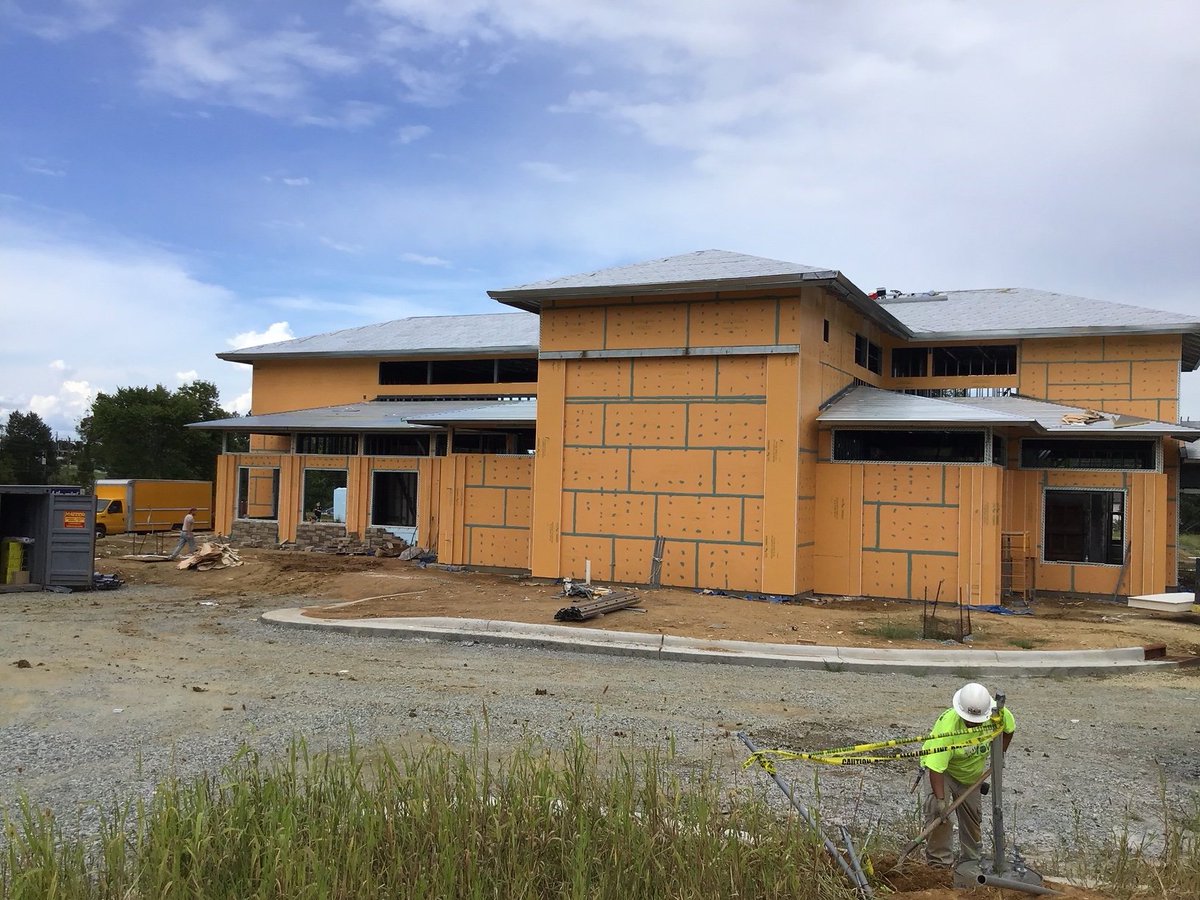 DavieConstNC's tweet photo. One of 5 new financial institutions under construction in NC. Teams are also on several dozen renovations of financial institutions across the South. We're building on our extensive experience in this area! #financialinstitutionconstruction #bankconstruction #cuconststruction https://t.co/SzoD6eK2JR