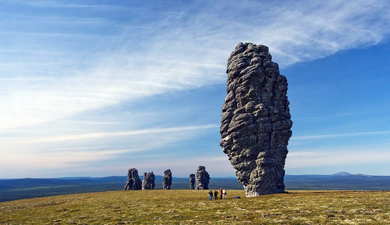 駐日ロシア連邦大使館 Twitterissa コミ共和国 は 雄大な自然を誇ります まさに自然の奇跡というべき奇岩群 マニププニョル は ここにあります