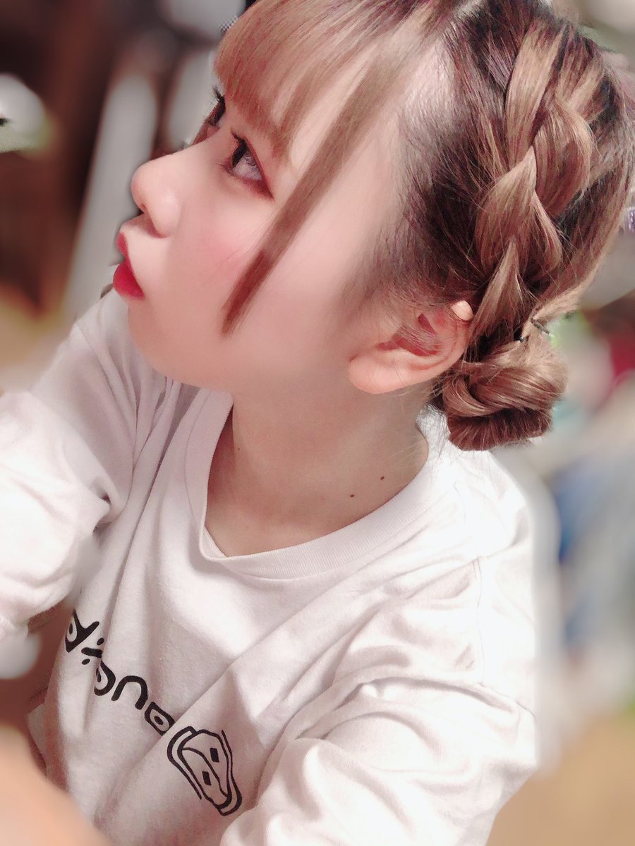 りっすん Cana Biss 浴衣の時の髪型自分でやったんだ 編み込み出来るようになった