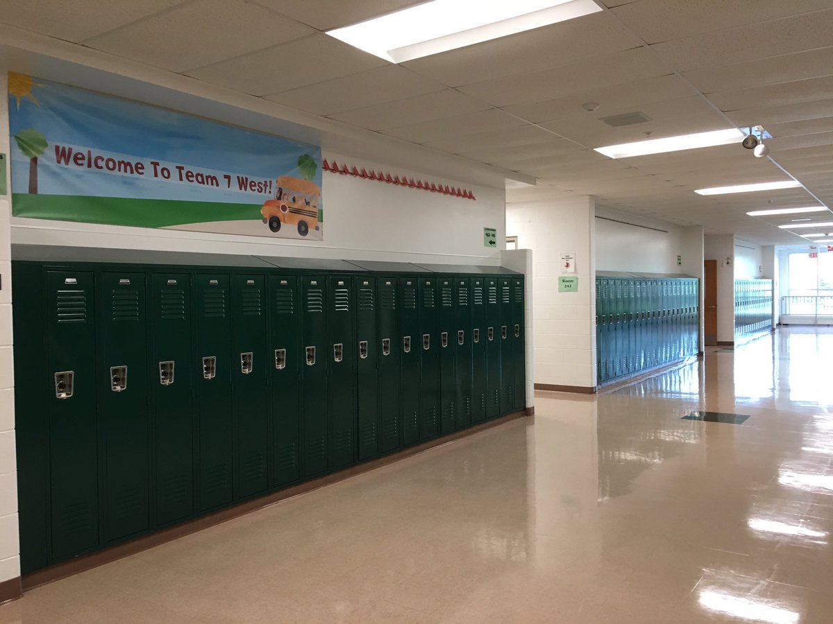 sms7West's tweet photo. Calm before the storm. #southlearns #d25firstday https://t.co/52LhzT7K0Q