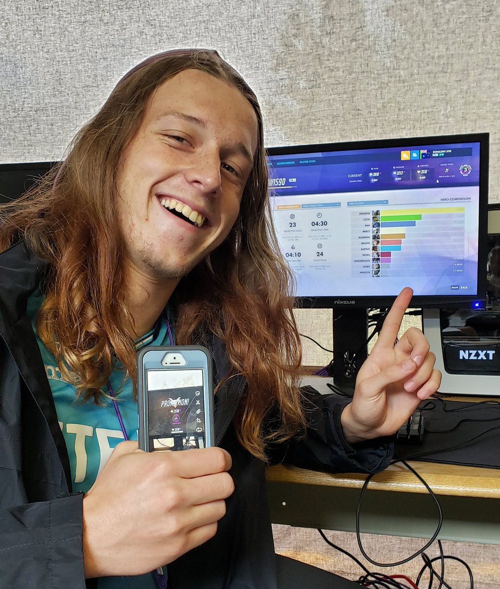 SBUniv_Esports's tweet photo. CONGRATULATIONS to Owen "Markov" Luscombe for ranking up to MASTER in Overwatch!
#SBUnivEsports
#VirtualMissionField https://t.co/ZPLCHgrPOG