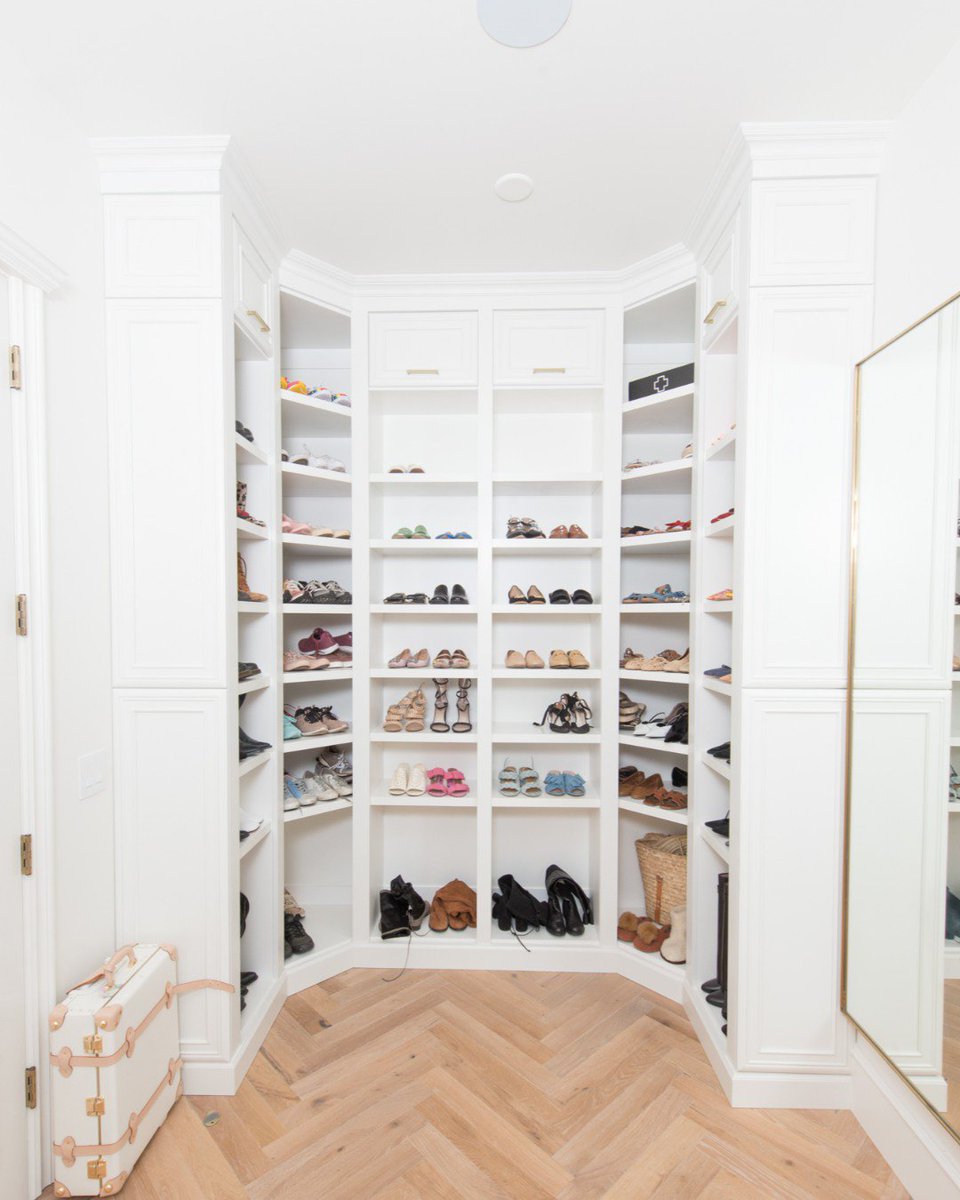 ClassyClosetsUS's tweet photo. Dreamy. ✨ https://t.co/Bjl2jDQIJ3