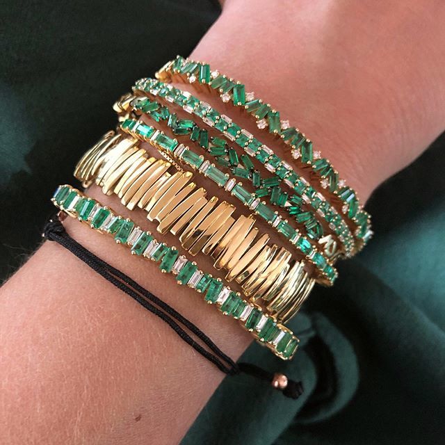 InDetailLondon's tweet photo. Now that’s what we call a good stack. Emerald and diamonds set into yellow gold in her signature style by @suzannekalan 👌🏼 https://t.co/G8teqjw1Gp https://t.co/e0zUODEvuW