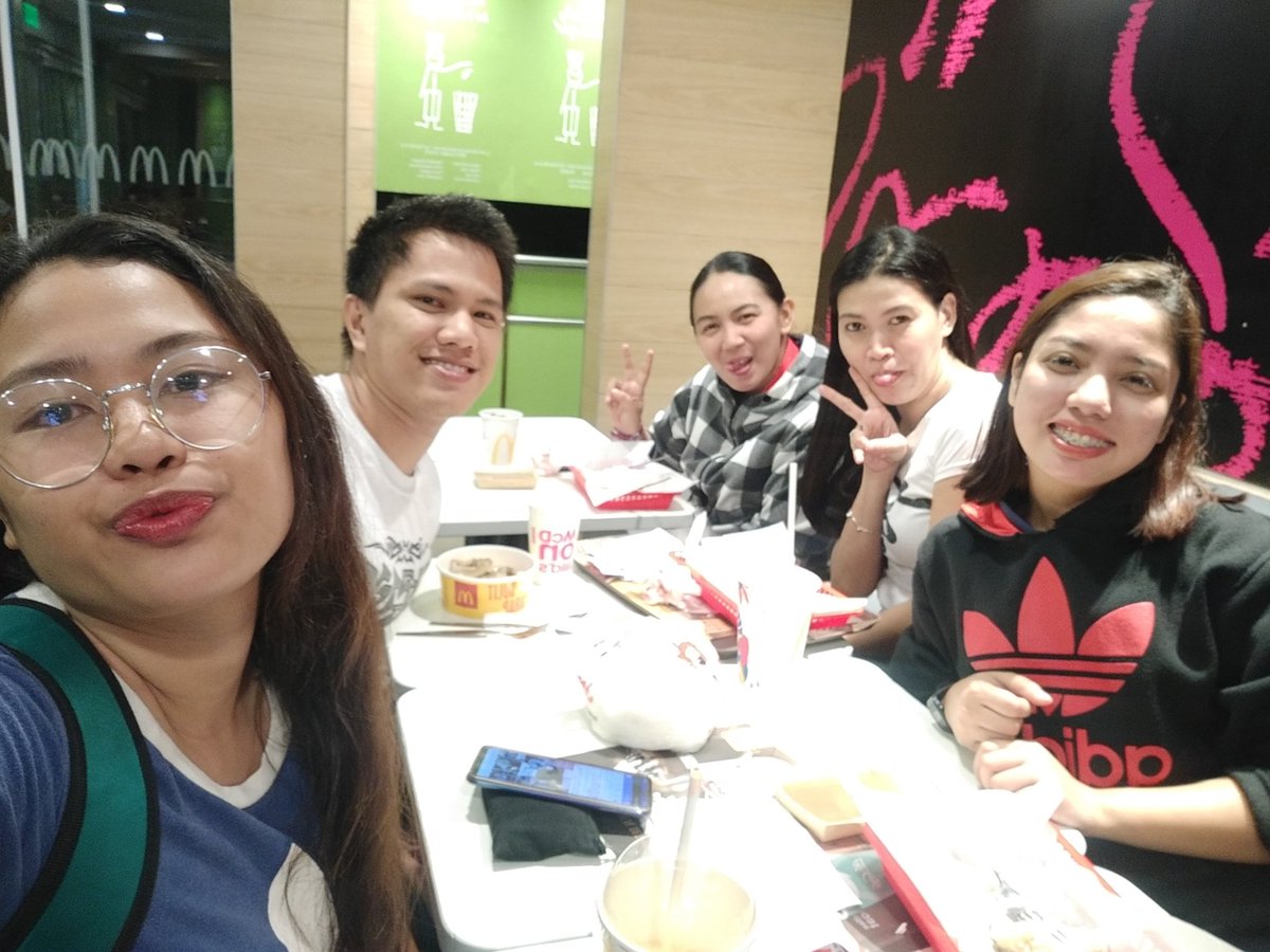 iamjohnaxl06's tweet photo. After work! #Bondtime https://t.co/f7gyuvdDJT