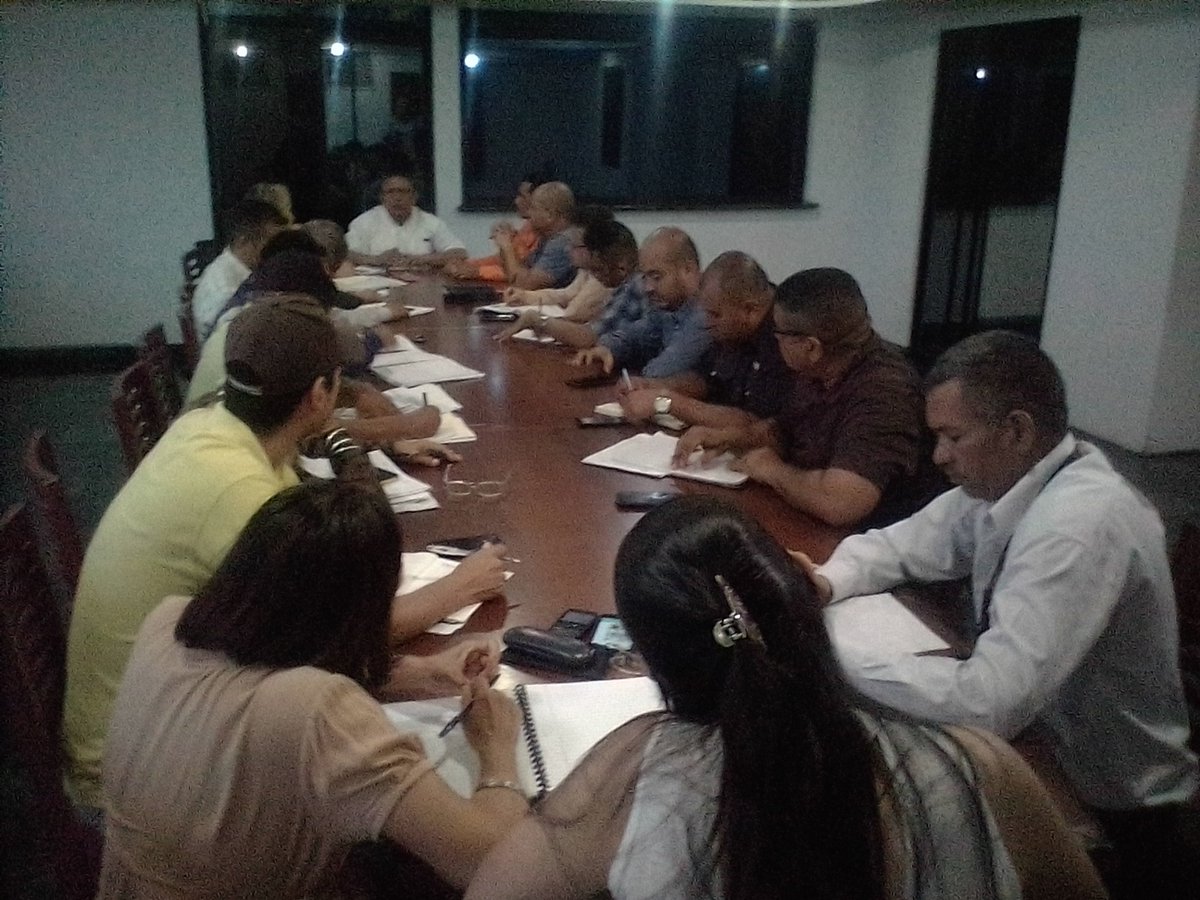 sescbnas's tweet photo. Reunión de planificación con el Secretario General de Gobierno https://t.co/J0Gz0kTkJa