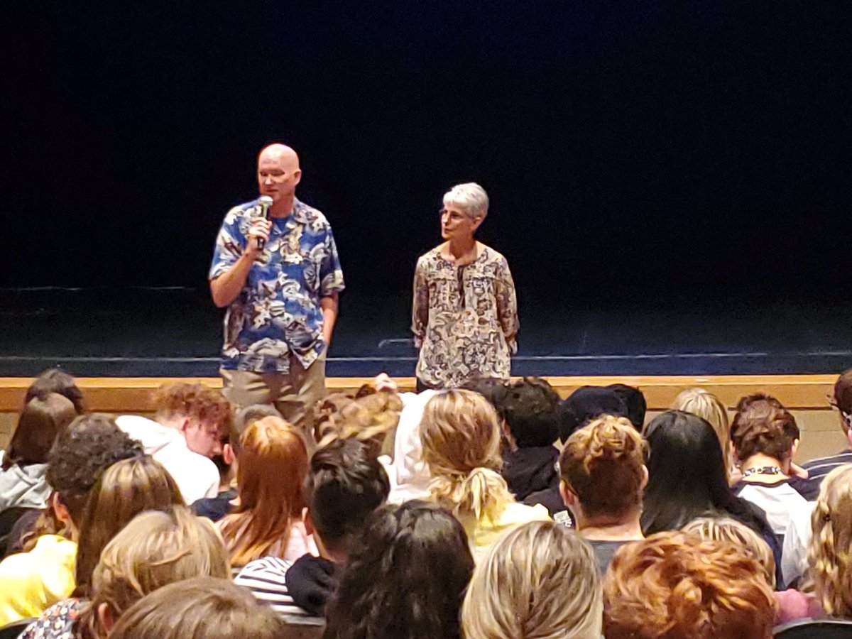 ronnroehm's tweet photo. Grateful to spend the morning with the lovely and talented Mrs. Roehm helping at the Hutch High assemblies. Have a great year and be kind! #AlwaysaSalthawk https://t.co/5eNUh9IbFR