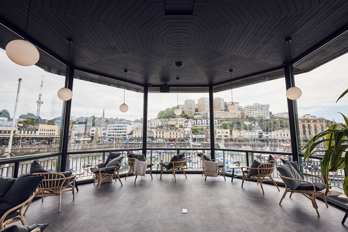 localsparktrbay's tweet image. Interest in citizen-led local economic transformation is brewing. How can we create sustainable and meaningful livelihoods? Work with 'anchor institutions' here as in Preston? Incubate our own, local entrepreneurs?  Let's meet and share ideas. 2 Sept 6-8.00 pm. @wesup Torquay