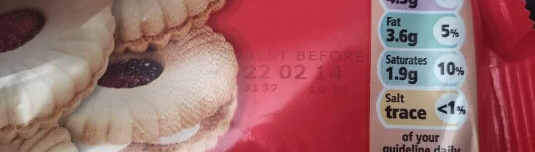 jconnor25's tweet photo. when you buy biscuits from @Tesco and realise when you get home they are 5 years out of date 😱 https://t.co/JKI74qKgb4