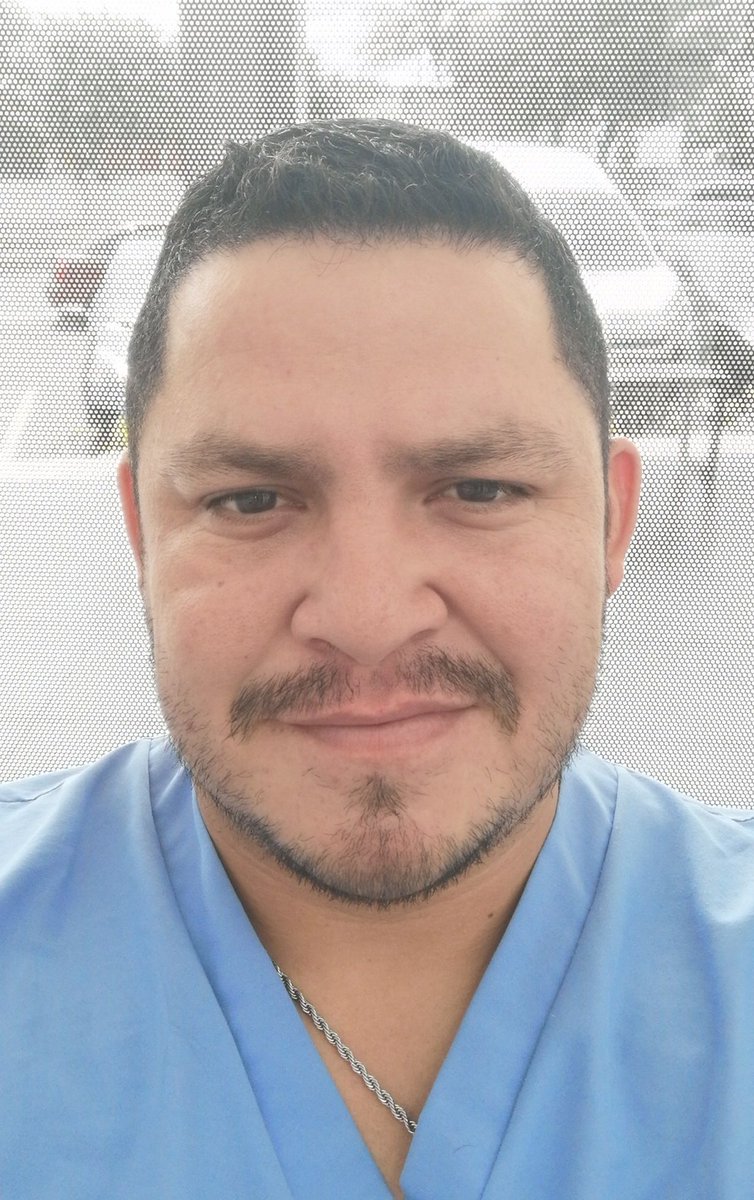 Luchorantes's tweet photo. Esta es la cara de un ciudadano que espera con ansias la sopa de chipilín que le traen de almuerzo.. #Sopero https://t.co/8OqQA461Xv