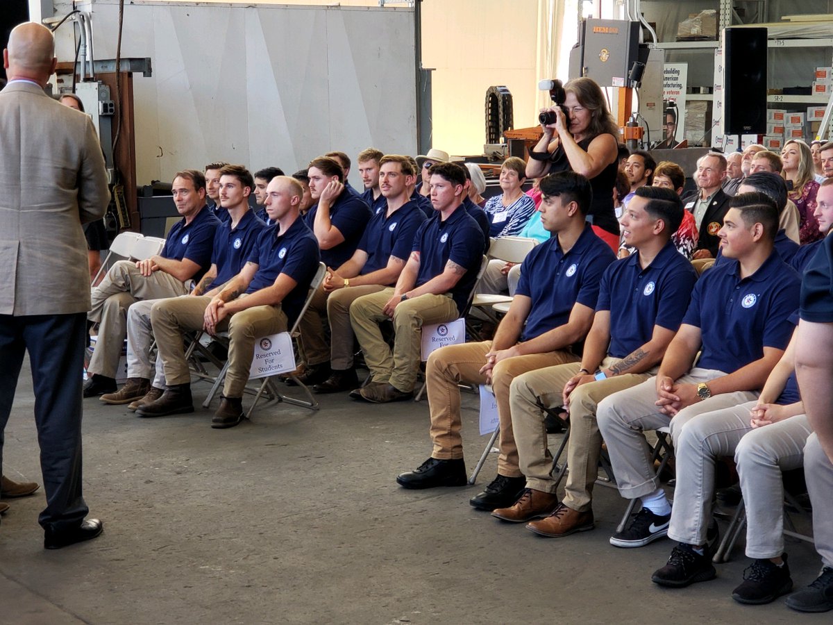 Mastercam's tweet photo. Congratulations to the summer 2019 @workforwarriors graduates of 2019! #TBT #classof2019 #MastercamEverywhere #FutureMFG https://t.co/HUY1e6wLP8