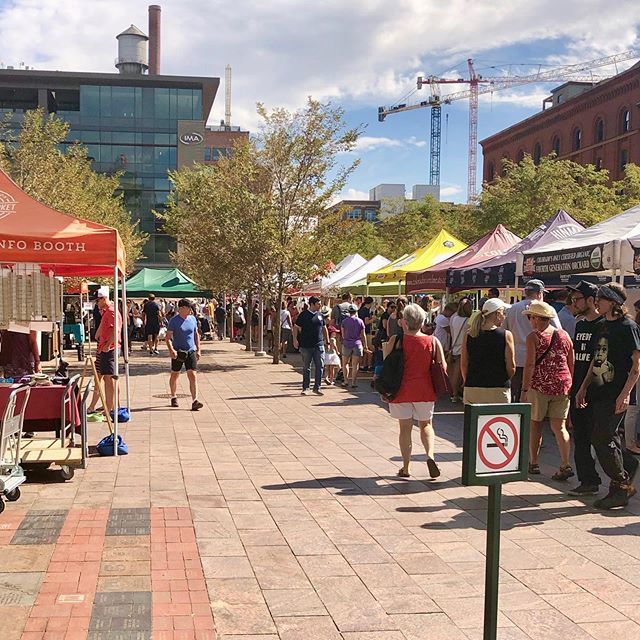 Jobo45's tweet photo. Farmers Market outside the Union Station in downtown Denver, Colorado. For some ideas on where to eat in Denver, check out my blog, link is in my bio. #unionstation #denvercolorado #visitcolorado #traintravel #farmersmarket #travelbloggers #slowtravel #traveltips #startplann… https://t.co/BMbUkWGv3M