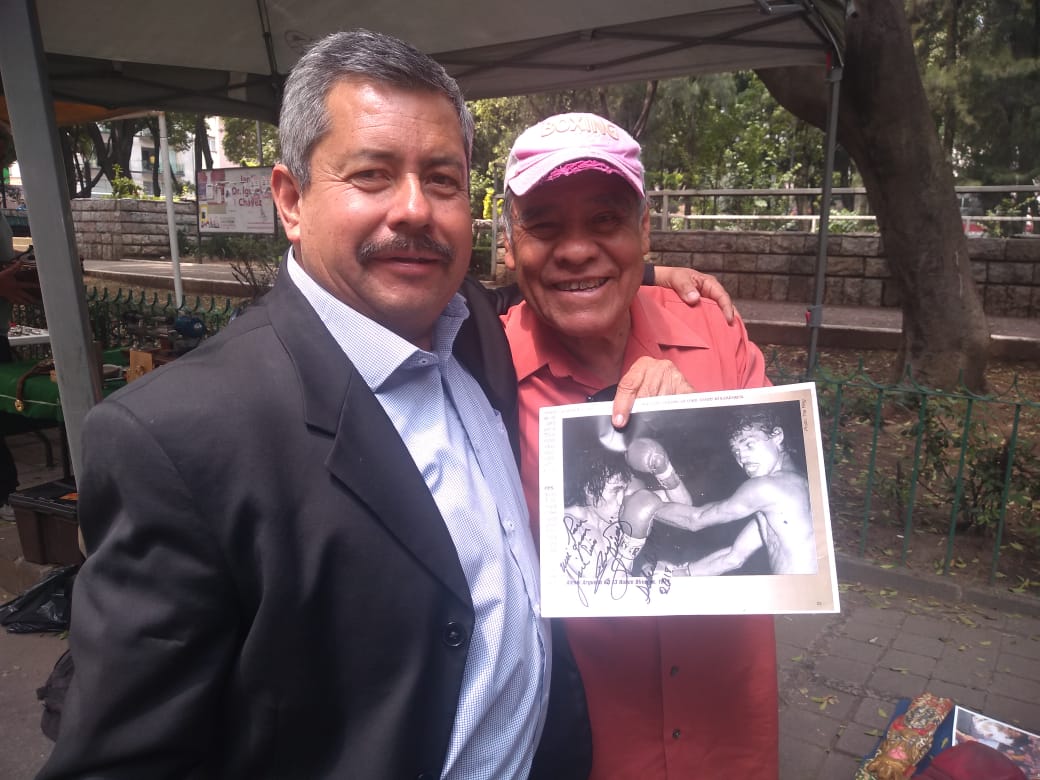 UN DÍA COMO HOY PERO HACE 50 AÑOS, SE CORONABA CAMPEÓN DEL MUNDO EL GRAN RUBEN OLIVARES AVILA QUE TAN SOLO CON 22 AÑOS DE EDAD, LLEGABA AL FORUM DE INGLEWOOD CALIFORNIA CON UN RÉCORD DE 50-0-1, A DISPUTAR EL CINTURÓN GALLO EN UNA PELEA PACTADA A 15 EPISODIOS ANTE LIONEL ROSE.