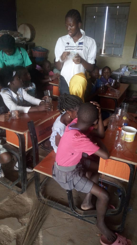 mydsigate's tweet photo. Waste to wealth summer camp training continues in the 8th community.
#skillforfree
#empowerment
#innovation
#Ibadan
#Ottomantraining
#Upcycle
#mydsigate
#Africancreativehub
#wastetowealth
#skilldevelopment. https://t.co/YNKzleEx66