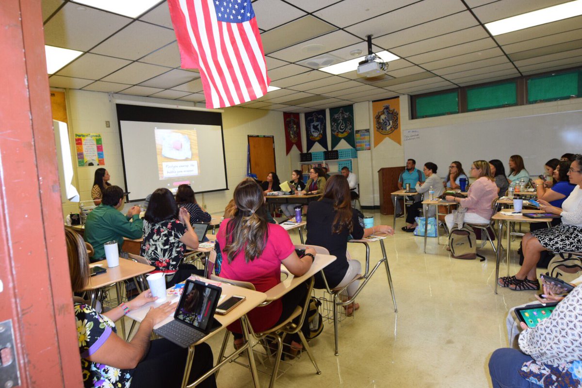 lyfordcisd's tweet photo. Off to great start! #bulldogsleadtheway #GreatThingsHappenHere #TechBash2019 #TechStory7 https://t.co/PWnCaX4dK6
