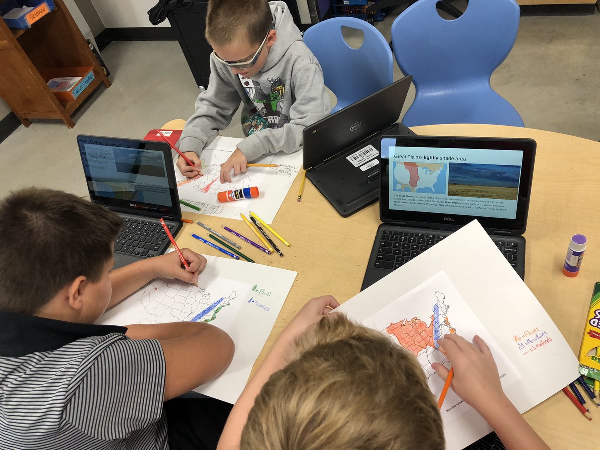 BethMiller_HES's tweet photo. Learning geographical landform regions in fifth grade today! #technologyenhancesinstruction #HerffES #Weareboerne #dreamjourneylegacy https://t.co/IgDMmsDmws