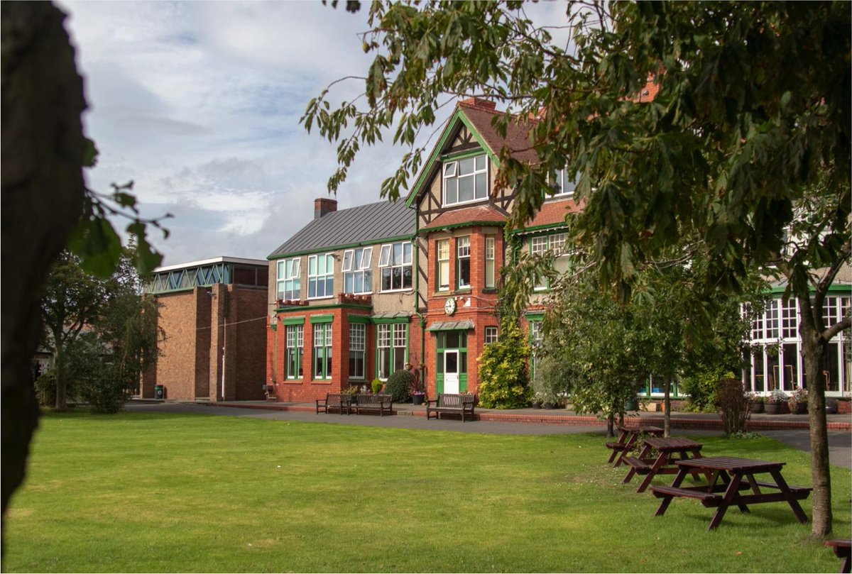 KingsmeadWirral's tweet image. Well done to all our GCSE pupils with over half gaining one of the top grades (7-9 formerly A/A*) and many of our pupils far exceeding their official Year 7 predictions. We are very proud! #GCSEResults2019 #KMachieves