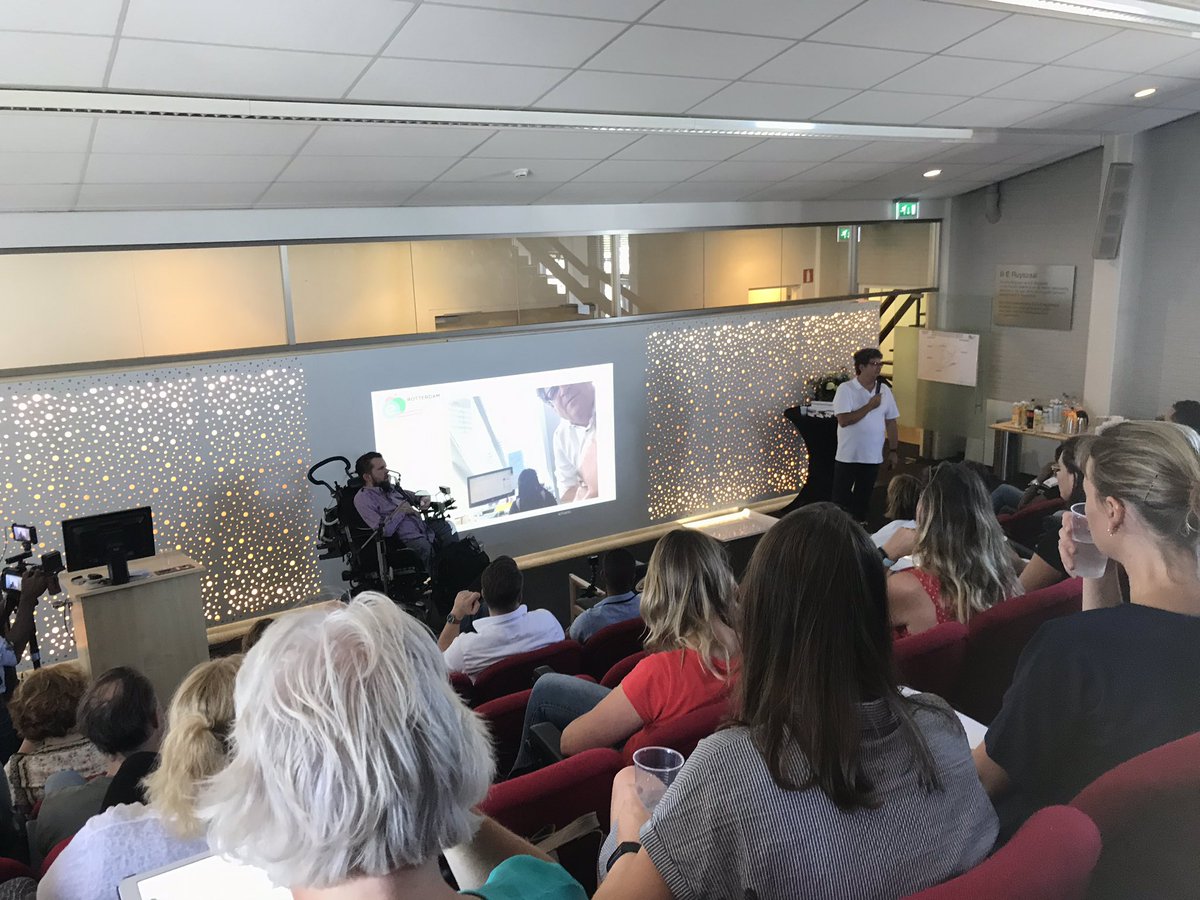 walhog's tweet photo. #sum010 Joost Nauta: “Leven en beleven doe ik dankzij #ehealth” Joost vertelt over alle technologie die hij gebruikt met een gezonde dosis humor in het middagprogramma van de summer school eHealth https://t.co/XT0JKqxinE
