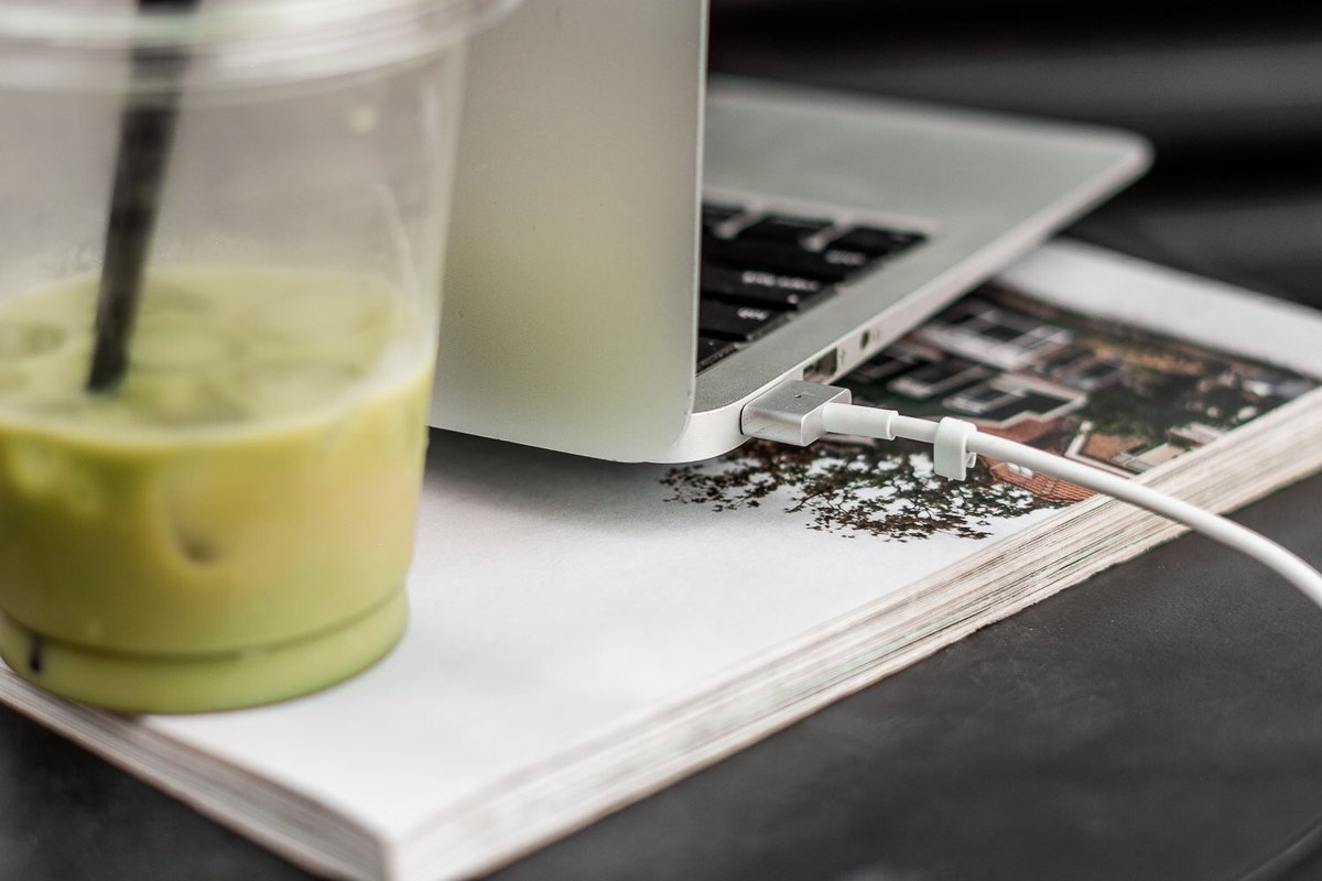 AnWires's tweet image. The universal ANWires MacBook charging cable will serve you efficiently for a long time! In production,we use resistant to wear and temperature changes materials. You no longer have to take a risk when purchasing “Chinese” replicas of original chargers. anwires.com