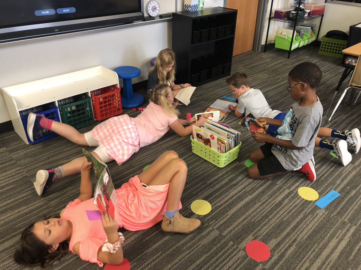 JGraham100's tweet photo. We’re choosing WHAT to read and HOW to read!  #WeAreAPHE https://t.co/9UngZ0EDDv