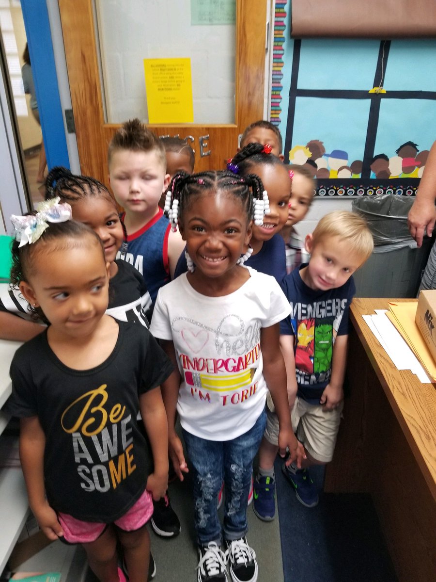 ColsCitySchools's tweet image. Have a great #FirstDayCCS Westgate Elementary Gators!