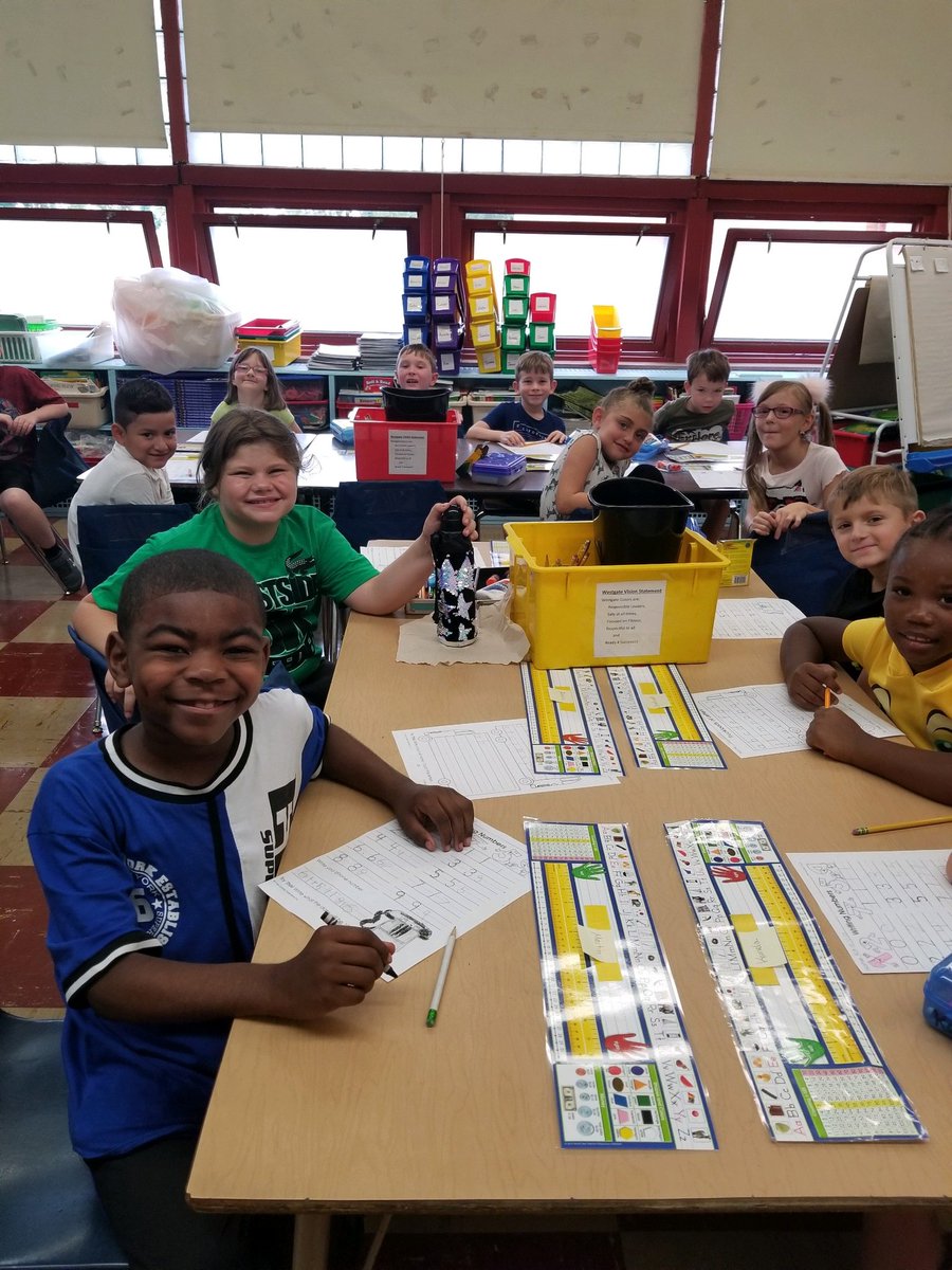 ColsCitySchools's tweet image. Have a great #FirstDayCCS Westgate Elementary Gators!